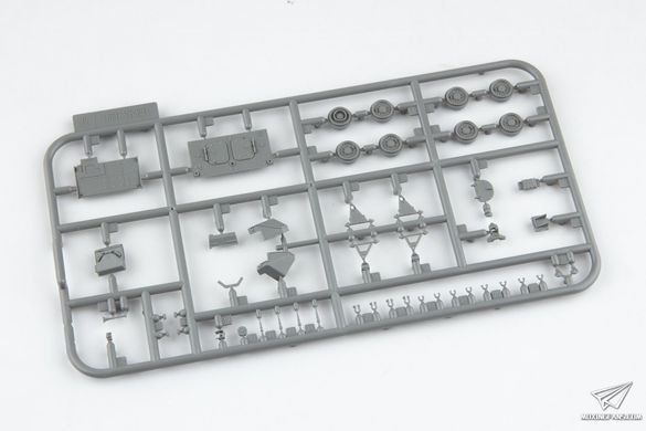 1/72 Бронетранспортер M1127 RV Stryker с кормовым пулеметом M240B и HF-антенной + 3D-печатные колеса и система LRAS3 (3R Model TK-7015), сборная модель