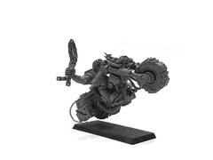 Орк-ноб с цепью на мотоцикле, миниатюра Warhammer 40k (Games Workshop), пластиковая