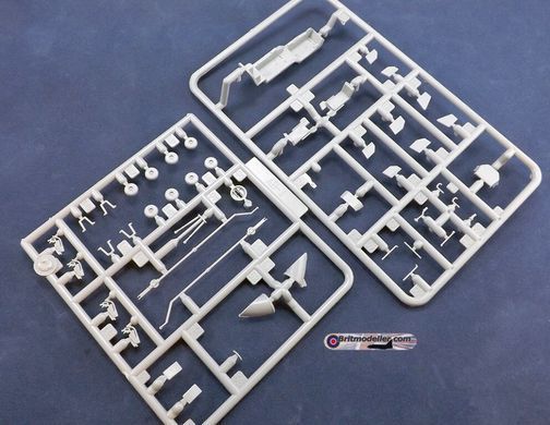 1/72 AH-1G Cobra over Vietnam with M-35 Gun System (Special Hobby SH72076), збірна модель