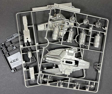 1/220 Razor Crest зореліт із серіалу Star Wars: The Mandalorian (Bandai/Revell 01213), збірна модель