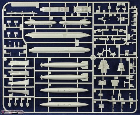 1/48 Су-22М3/М4 советский истребитель-бомбардировщик (Zimi Model/Kitty Hawk 80146), сборная модель