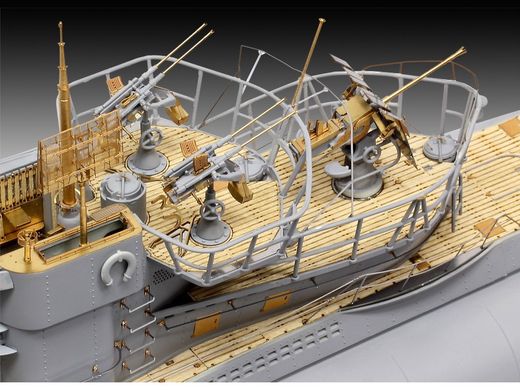 1/72 Немецкая подводная лодка Type VII C/41, серия Platinum Edition с деревянной палубой, фототравлением и металлическими деталями (Revell 05163), сборная модель