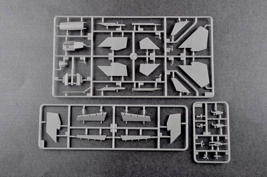 1/72 Истребитель Shenyang J-15 со взлетной палубой и фигурками (Trumpeter 01670), сборная модель