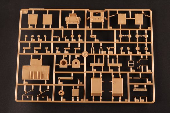 1/35 Oshkosh LVSR MkR16 американский тягач (I Love Kit 63549), сборная модель