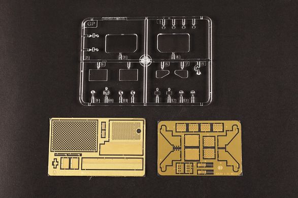 1/35 Oshkosh LVSR MkR16 американський тягач (I Love Kit 63549), збірна модель