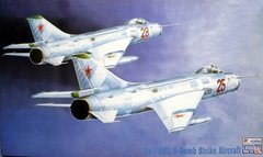 1/72 Сухой Су-7 советский самолет (MisterCraft K-73) сборная модель