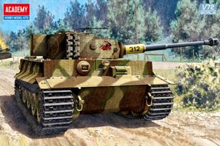 1/72 Танк Pz.Kpfw.VI Ausf.E Tiger I пізніх модифікацій (Academy 13431), збірна модель