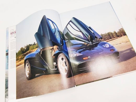 Книга "Classic Sports and Supercars" Dog Nye, Neill Bruce (на английском языке)