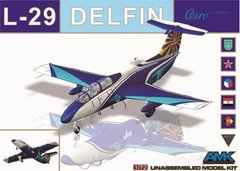 1/72 Aero L-29 Delfin учебно-боевой самолет (AMK 86001), сборная модель