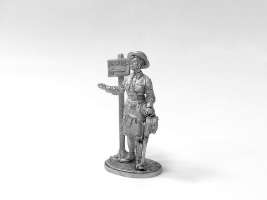 54 мм Дівчина-інструктор МПВО з ручною сиреною, 1941-44 рр., СРСР, колекційна олов'яна мініатюра (EK Castings WWII-35)