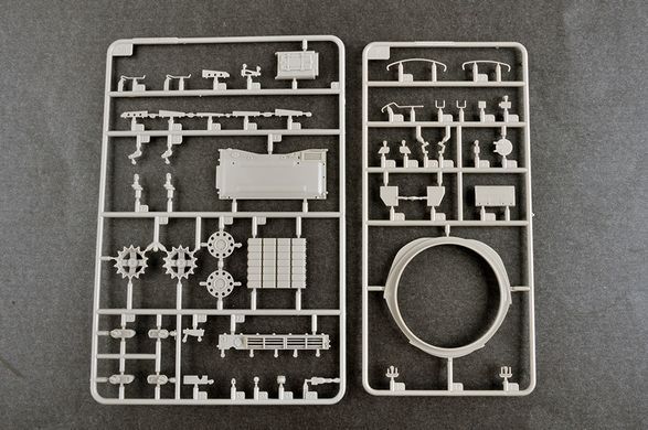 1/35 Радянський танк Об'єкт 172 Т-72 Урал (Trumpeter 09601), збірна модель