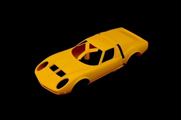 1/24 Автомобіль Lamborghini Miura (Italeri 3686), збірна модель