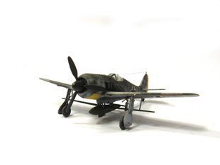 1/72 Літак Focke-Wulf FW-190F-8 з керованою бомбою Bv-246 Hagelkom (авторська робота), готова модель