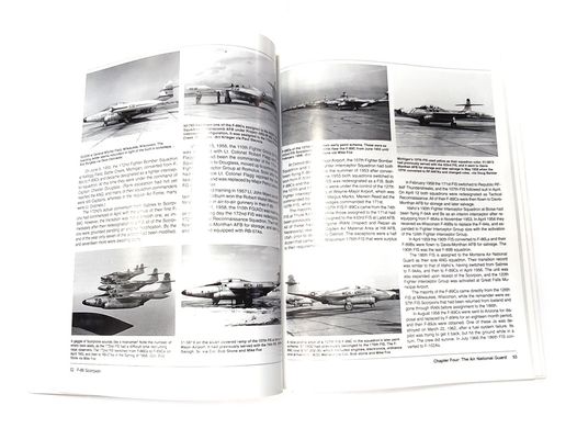 Книга "Northrop F-89 Scorpion: A Photo Chronicle" by Marty J. Isham and David R. McLaren (англійською мовою)