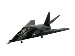 1/144 F-117A Stealth + клей + краска + кисточка (Revell 64037)