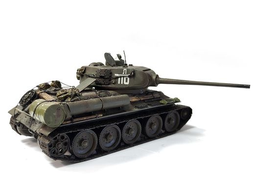 1/35 Танк Т-34/85 з гарматою Д-5Т зразка заводу №112, готова модель з інтер'єром (авторська робота)