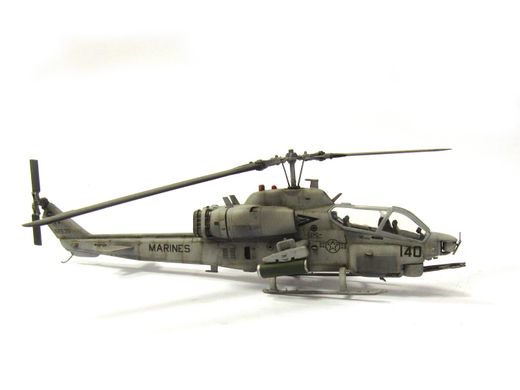 1/72 Гелікоптер Bell AH-1W Super Cobra (авторська робота), готова модель
