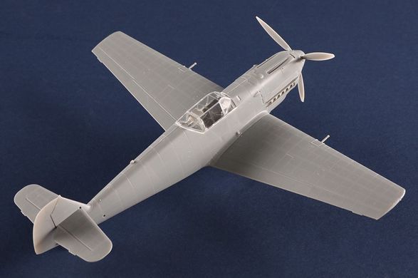 1/48&nbsp;Messerschmitt Bf-109E-4/TROP немецкий истребитель (Hobbyboss 81793), сборная модель